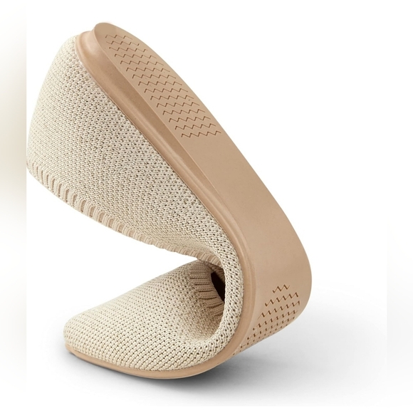 Arromic Women's NIB Nude Pointy Toe Ballet Slip On Flexible Flat Shoes Size 6.5 - Picture 11 of 12